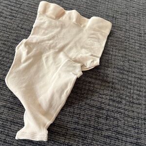 SKIMS Men's Classic Cream Undershirt